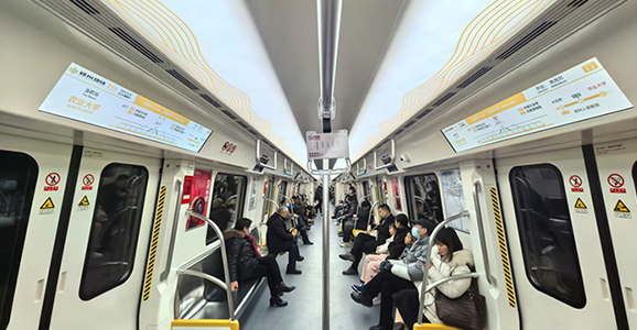 宝运莱智能炫彩领航 郑州7号线开通点亮城市新脉动
